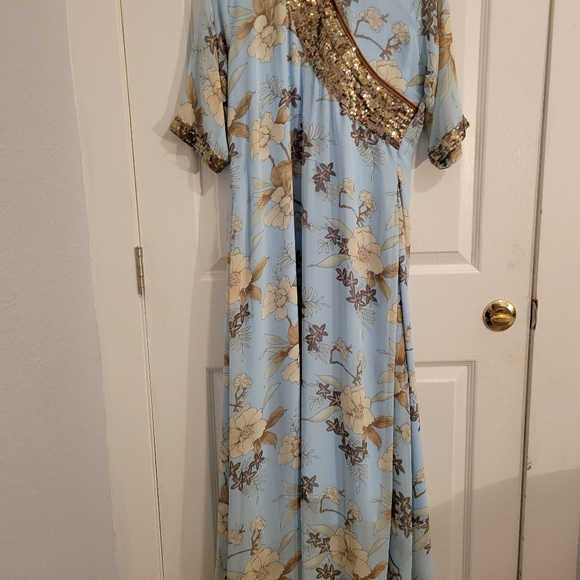 long dress - Picture 2 of 3